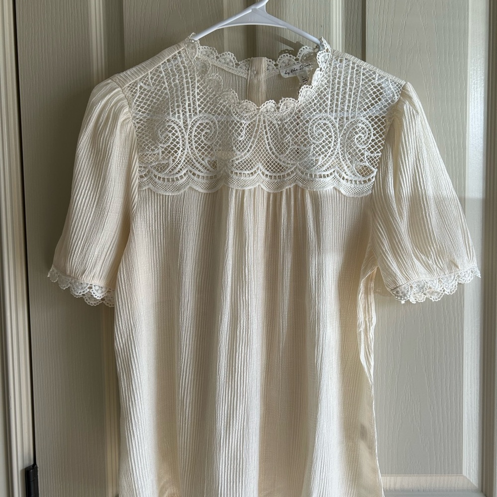 By the River Cream Lace Women's Top Size Large